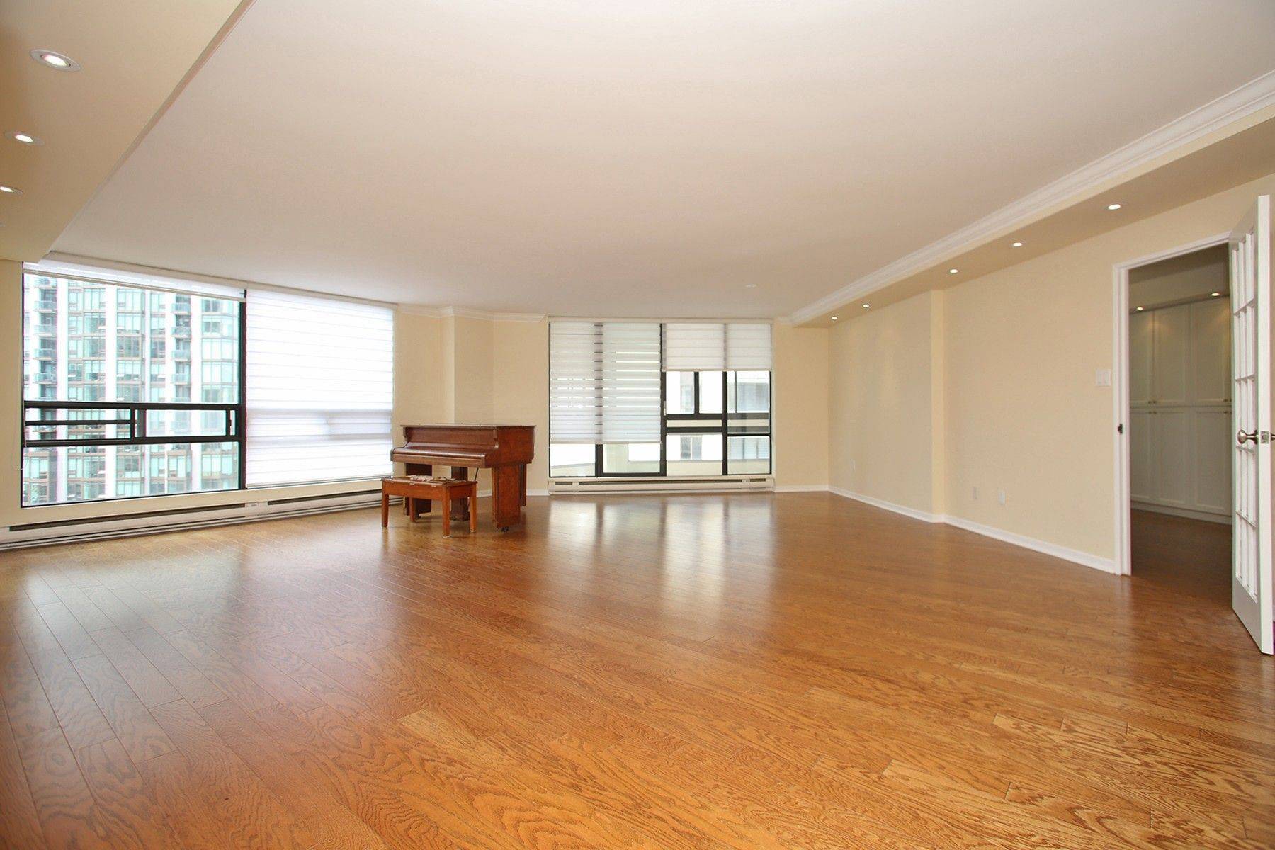 Toronto C03, ON M5P 3L5,240 Heath ST W #1601