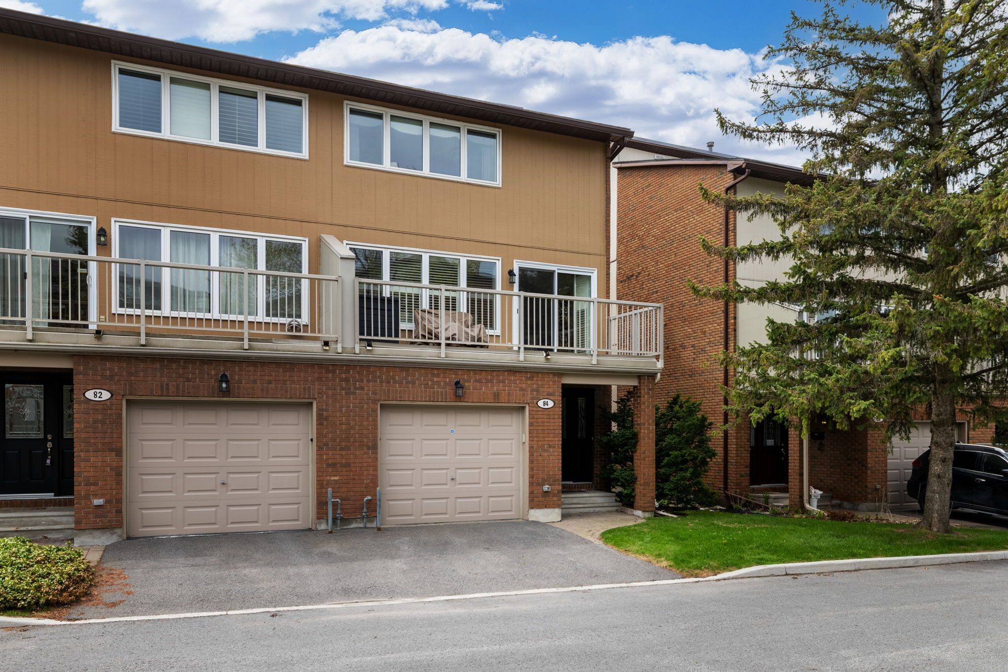 Hunt Club - Windsor Park Village And Area, ON K1V 0M6,84 Winbro Private