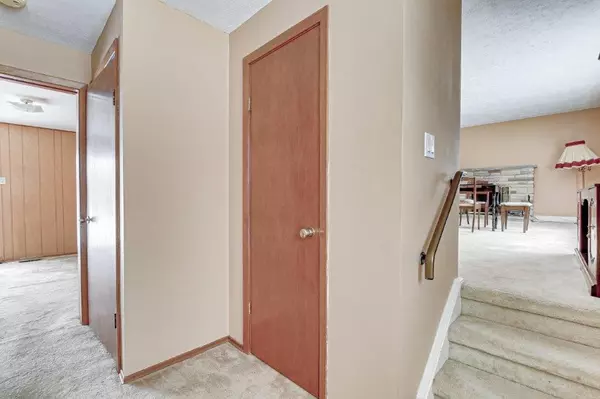 London South, ON N6J 2Y2,628 Viscount RD