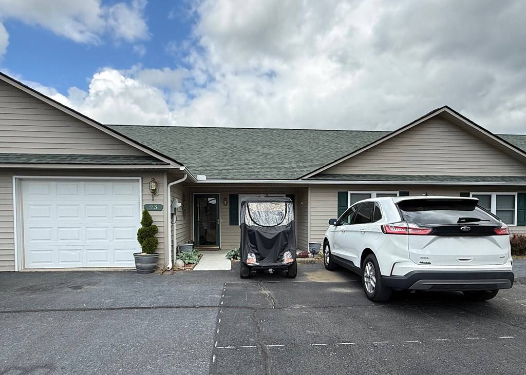 Fancy Gap, VA 24328-2770,93 FAIRWAY VILLA DR