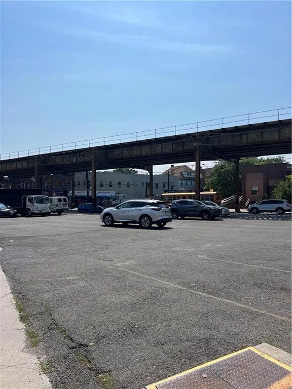 Brooklyn, NY 11204,7107 New Utrecht AVE