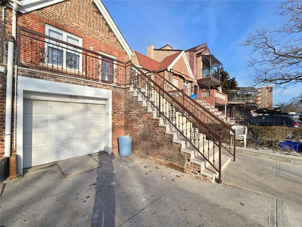 1383 Shore Pkwy, Brooklyn, NY 11214