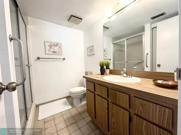 Coral Springs, FL 33065,2337 NW 89th Dr #606