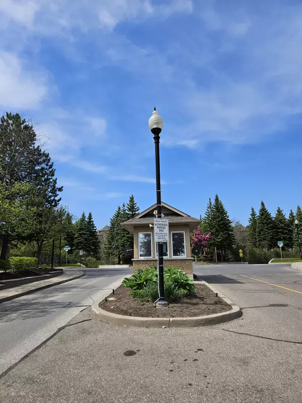 14 St Moritz WAY #Parking Level A, 13, Markham, ON L3R 4G1