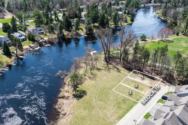 19&21&23 Kent CRES, Bracebridge, ON P1L 1E1