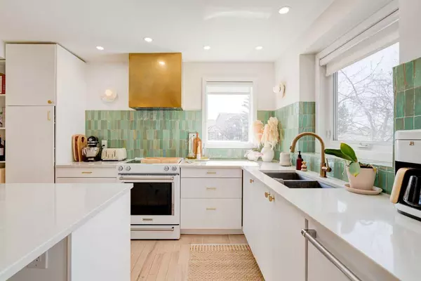 Calgary, AB T3G 3P3,116 Hawkstone Close NW