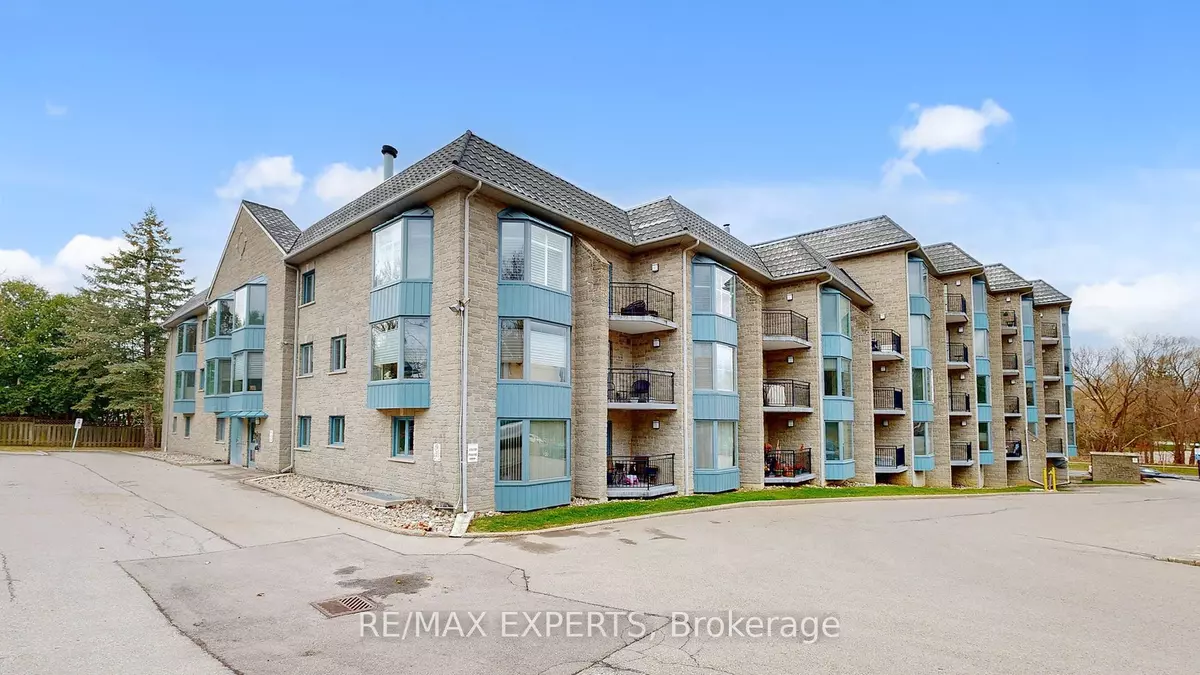 Aurora, ON L4G 2P2,85 Wellington ST W #211