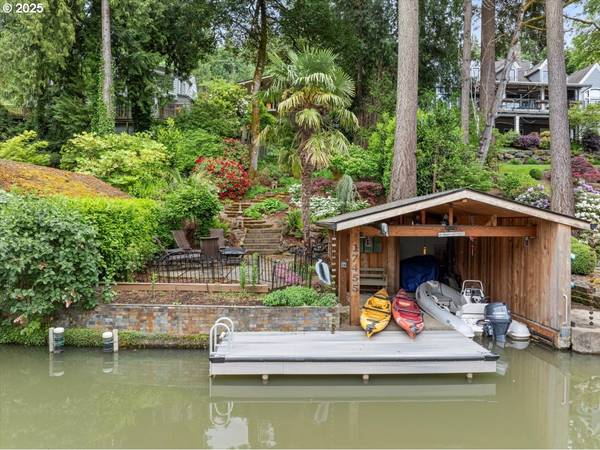 Lake Oswego, OR 97034,17455 BLUE HERON RD