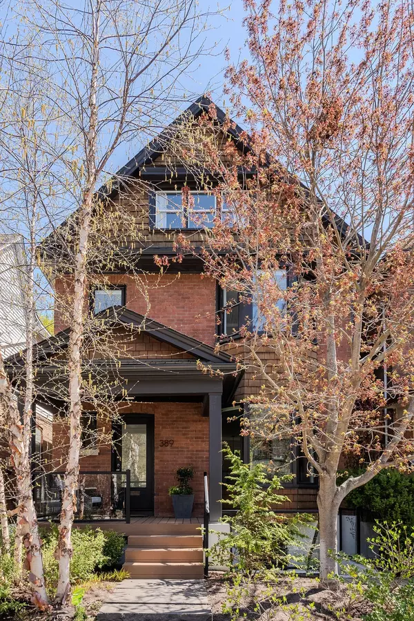 389 Woodbine AVE, Toronto E02, ON M4L 3P7