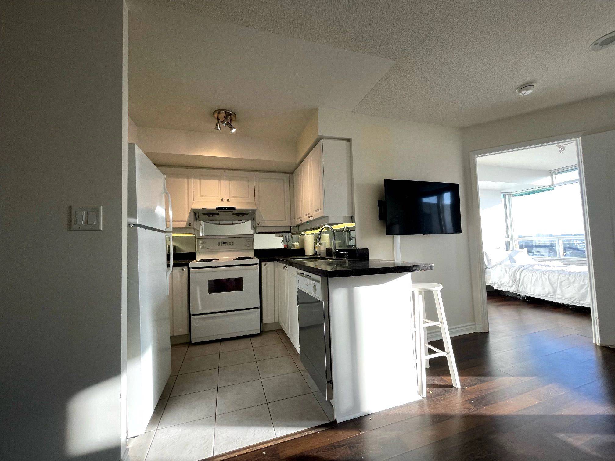 Toronto C15, ON M2K 3C1,1 Rean DR #1006