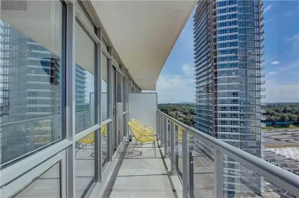 Toronto C15, ON M2K 0C1,121 McMahon DR #2010