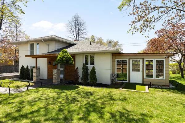Mississauga, ON L5E 2Z8,1626 Park Royale BLVD