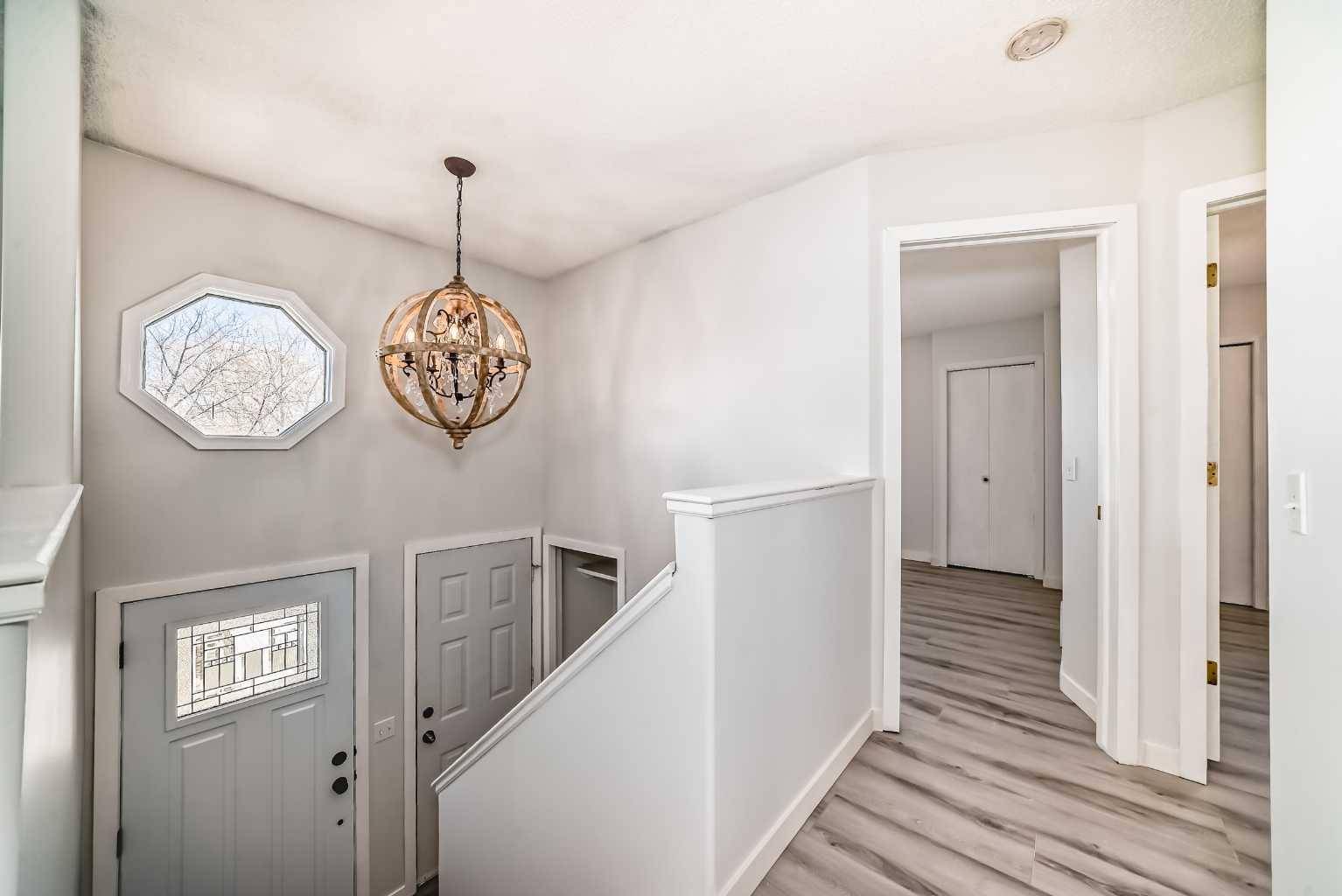 Airdrie, AB T4B 2B1,906 Allen ST