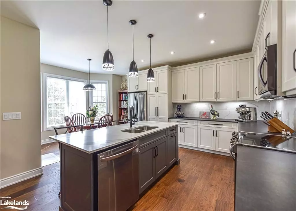 Gravenhurst, ON P1P 1A3,961 MUSKOKA BEACH RD