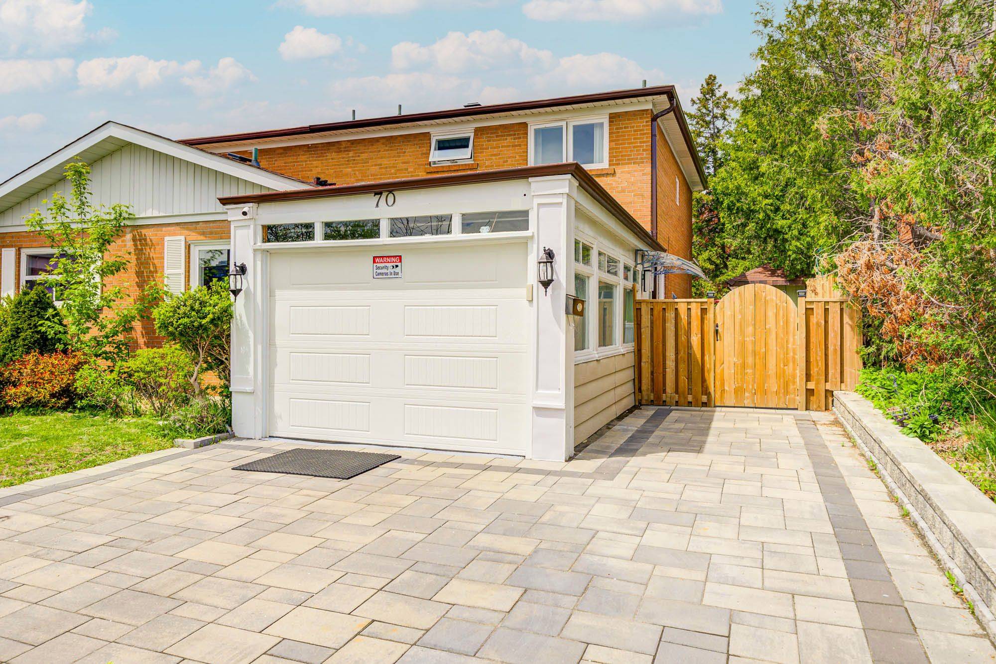 Toronto C15, ON M2J 3N2,70 Clydesdale DR