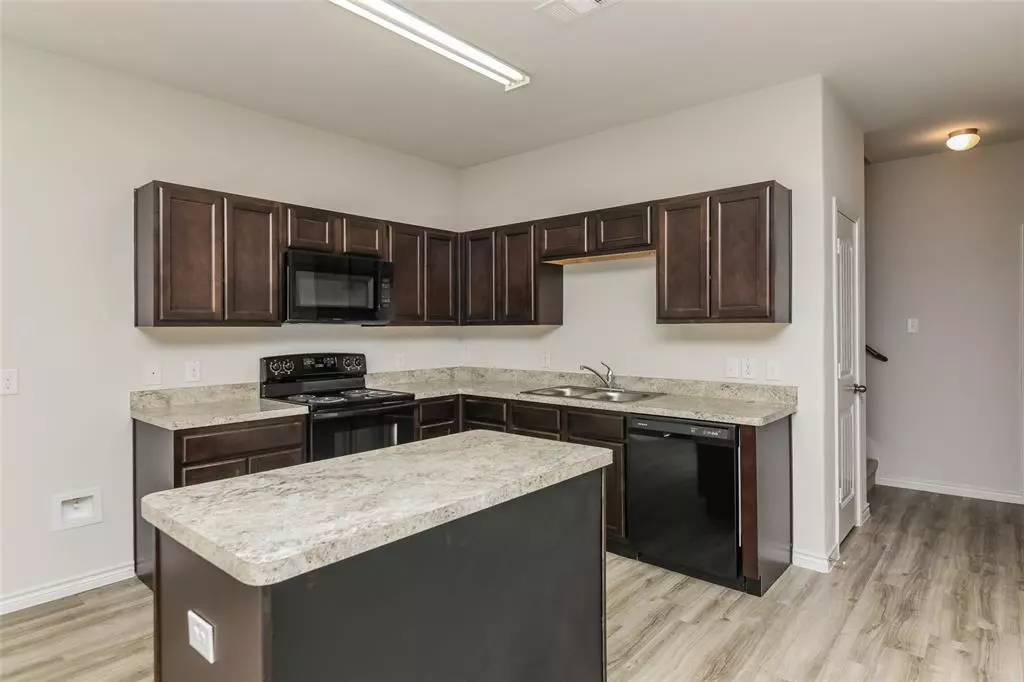 Ennis, TX 75119,1307 Mallard Cove