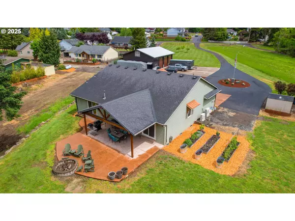 Carlton, OR 97111,801 S PARK ST
