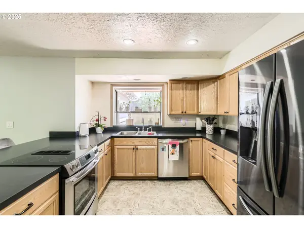 Hillsboro, OR 97123,834 SE 16TH AVE