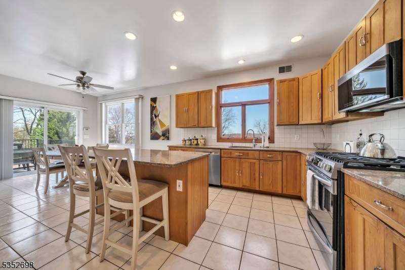 Wayne Twp., NJ 07470,18 Danielle Dr