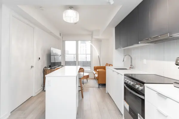 Toronto C06, ON M3H 0E7,8 Tippett Rd N/A #701