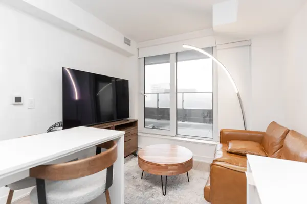 Toronto C06, ON M3H 0E7,8 Tippett Rd N/A #701