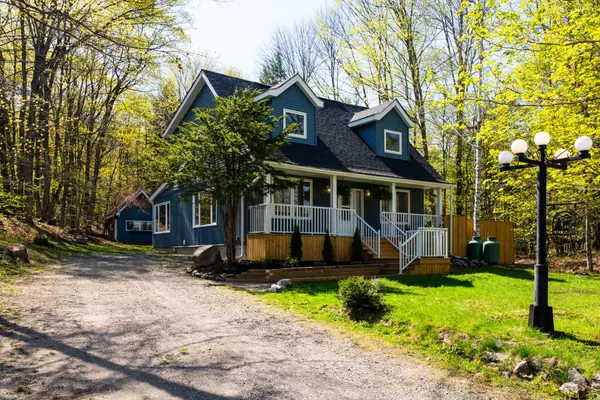 21 Todholm DR, Muskoka Lakes, ON P0B 1J0
