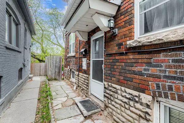 Toronto C03, ON M6C 3S2,244 Winona DR