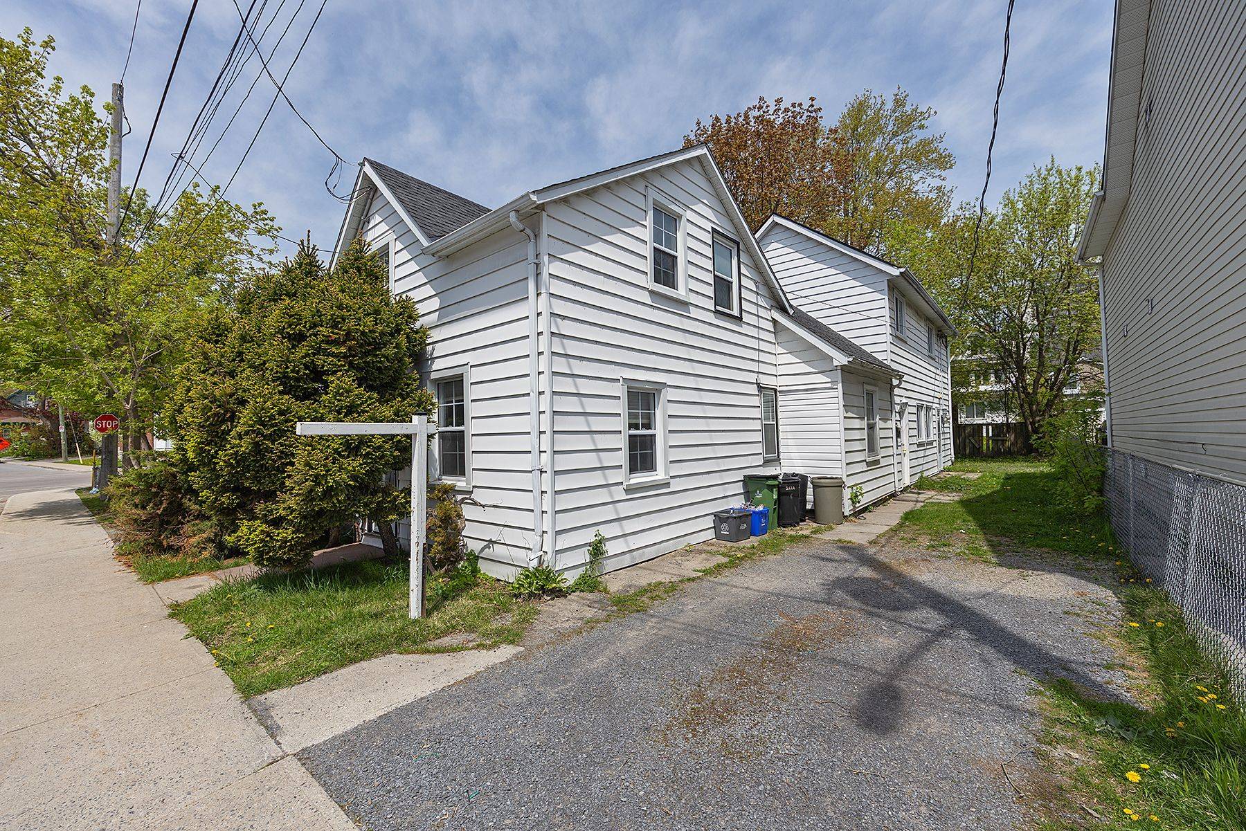 Kingston, ON K7L 2E5,261 William ST