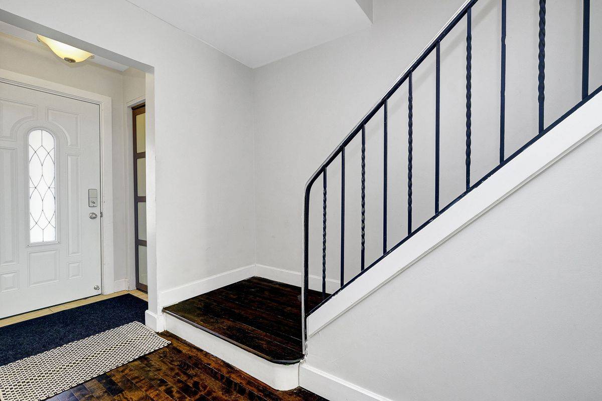 Carlington - Central Park, ON K1Z 8J4,1128 Trent ST