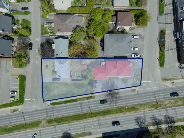 Woodroffe, ON K2B 5J5,517 Hartleigh AVE