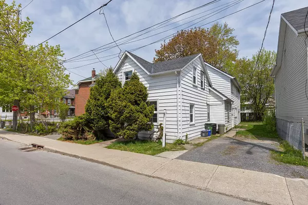 Kingston, ON K7L 2E5,261 William ST