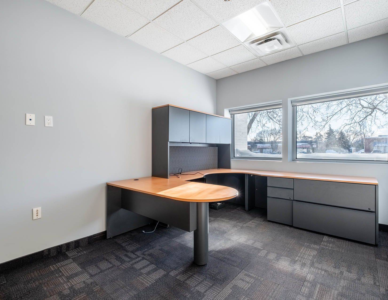 Oakville, ON L6K 0H5,201 Speers RD #Opt. 2