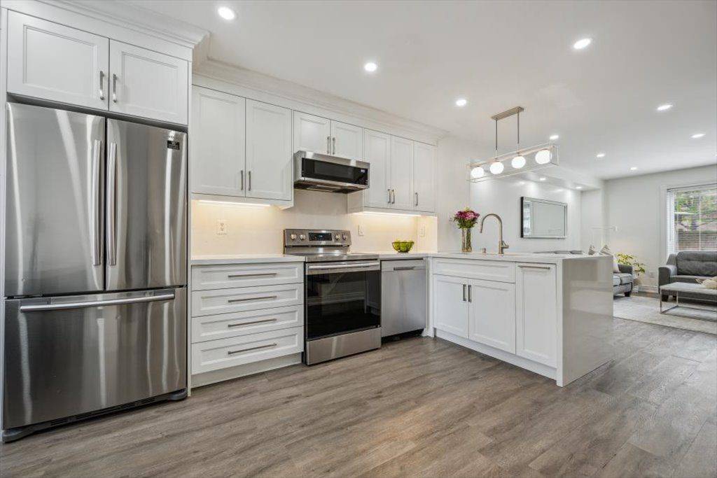Mississauga, ON L5M 5W9,5940 Glen Erin DR #40A