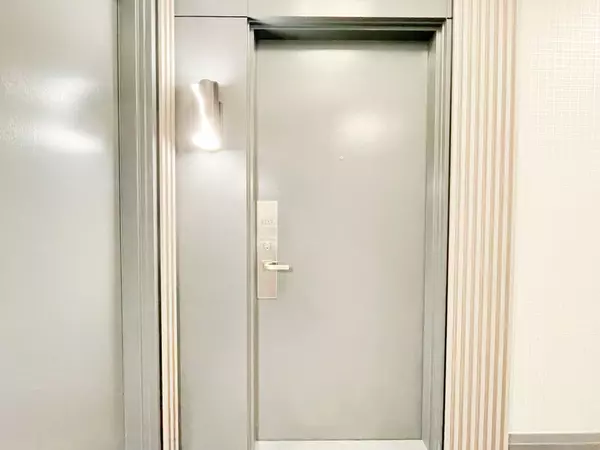 Markham, ON L3T 0C8,7161 Yonge ST #1032