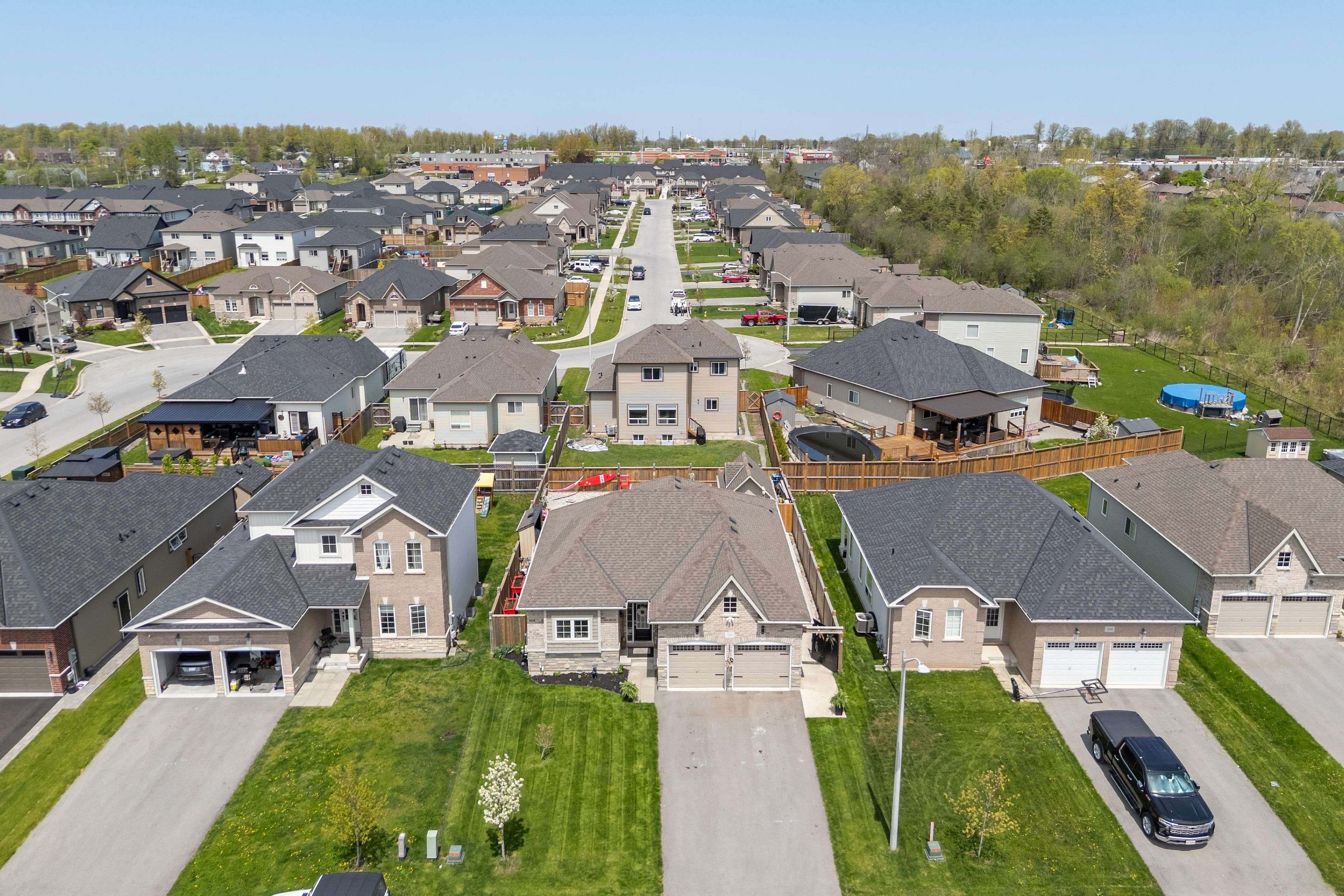 Fort Erie, ON L2A 1N1,396 Brady CT