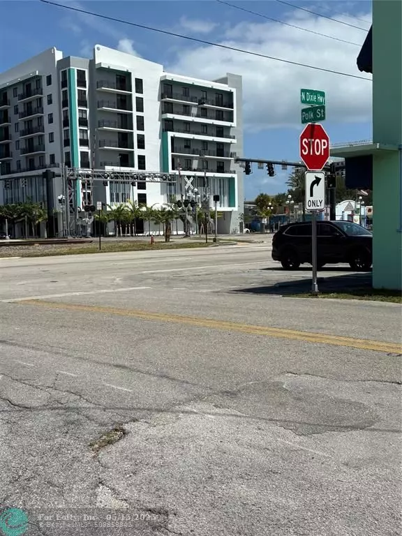 Hollywood, FL 33020,2117 Polk St