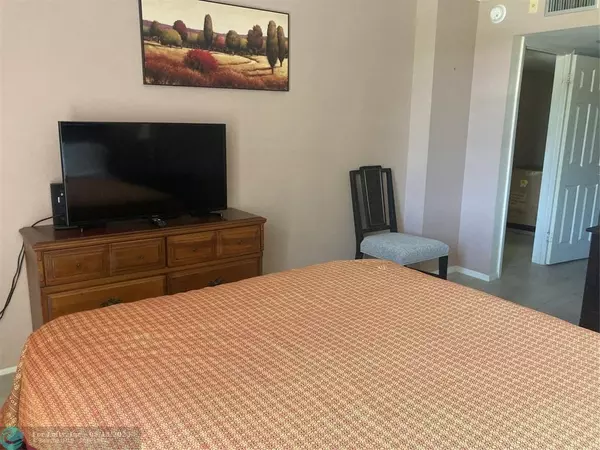Fort Lauderdale, FL 33308,3031 N Ocean Blvd #303