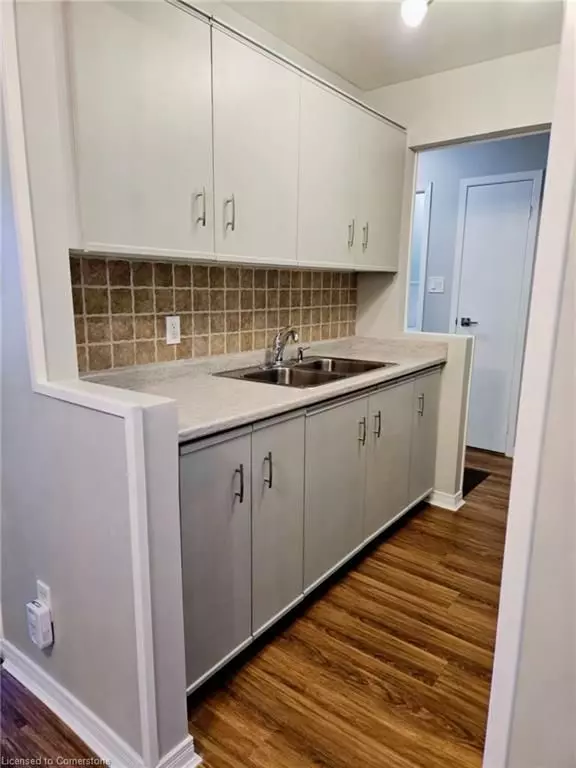 London East, ON N5V 4J9,2230 Trafalgar ST #315