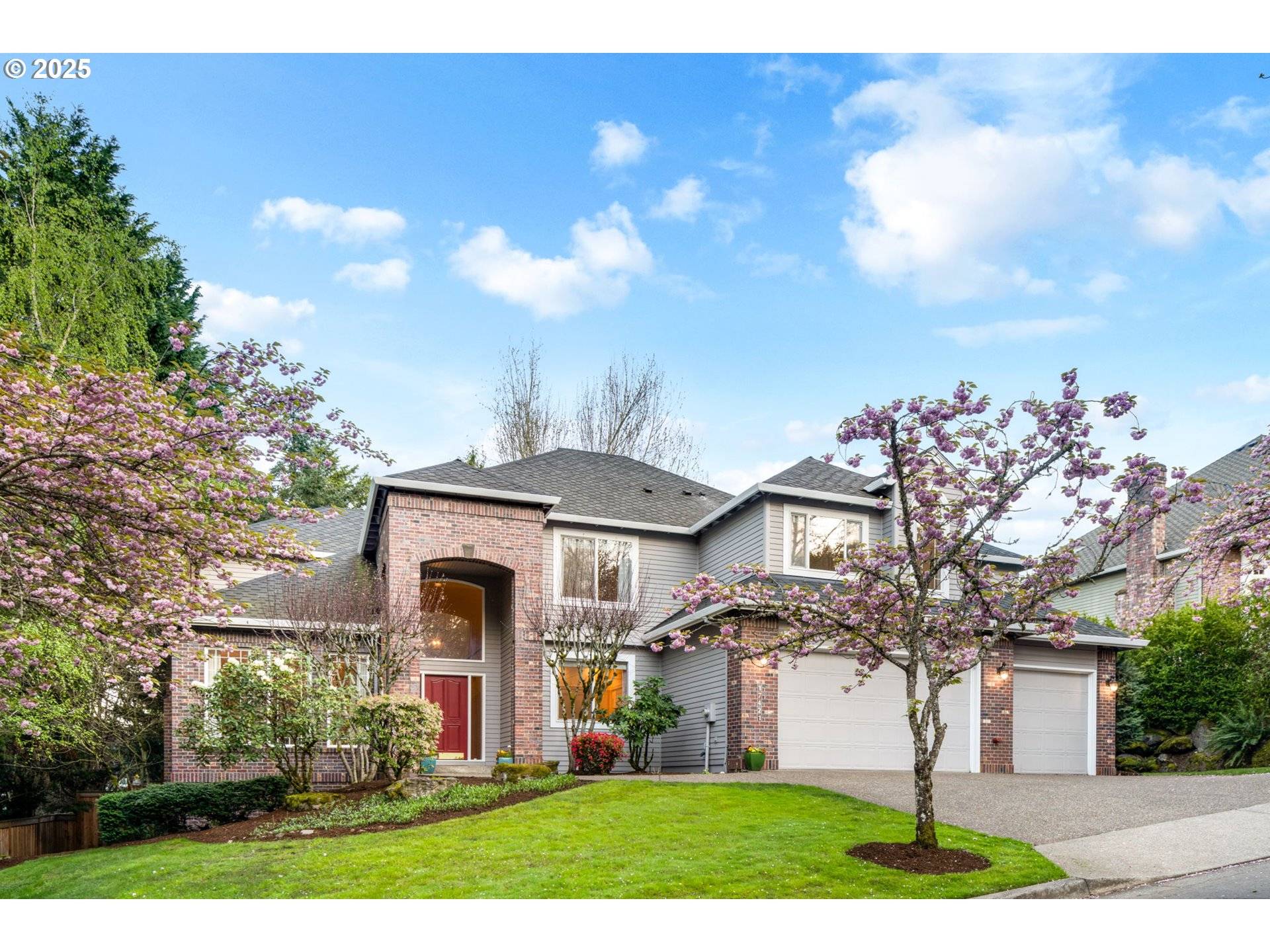 17421 BROOKHURST DR, Lake Oswego, OR 97034