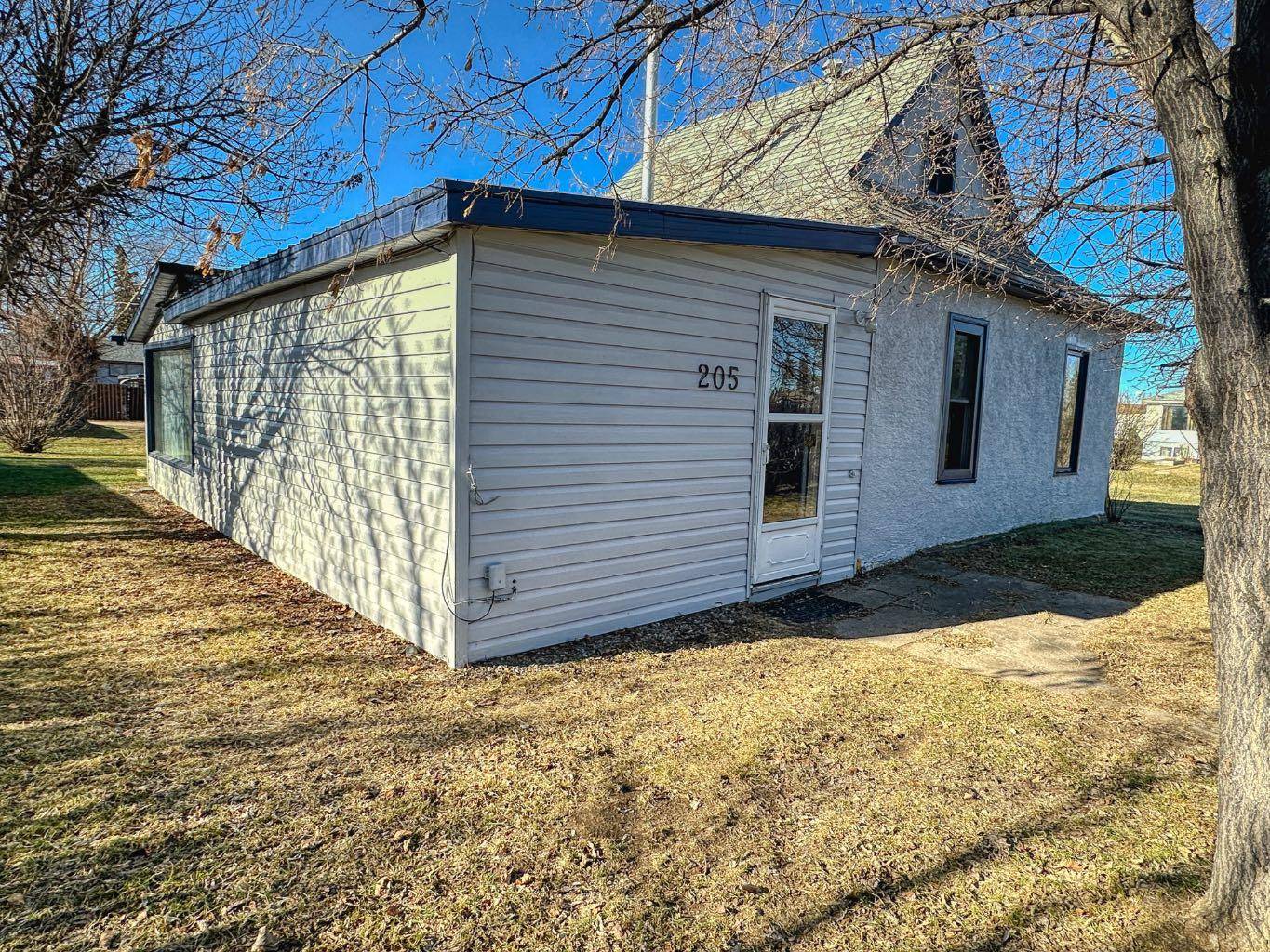 Trochu, AB T0M 2C0,205 Trochu AVE