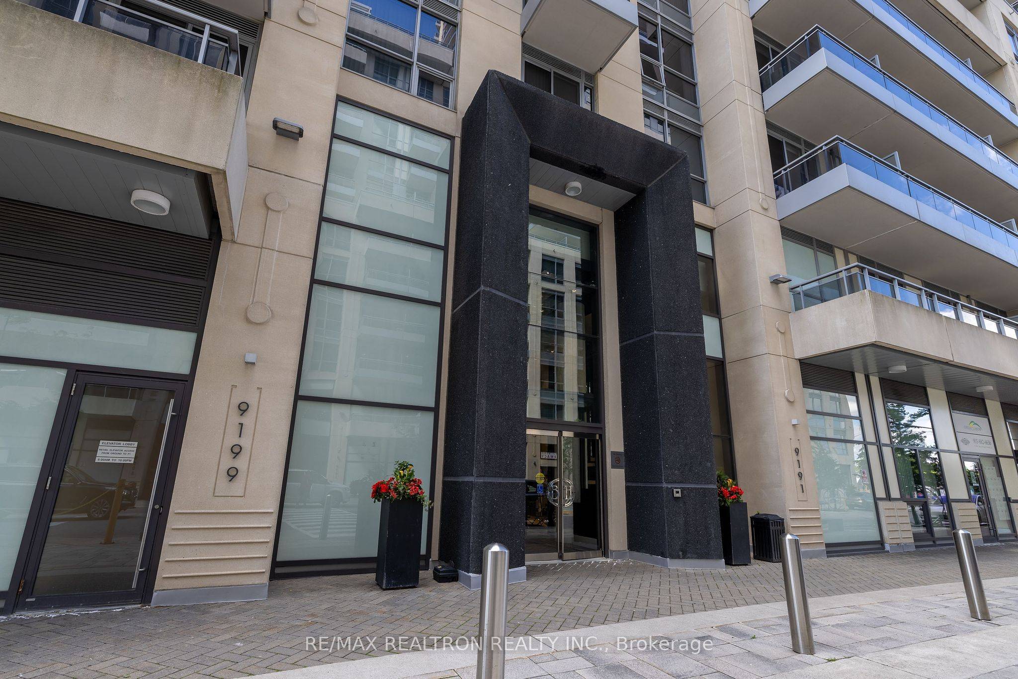 Richmond Hill, ON L4C 6Z2,9199 Yonge ST #SE617