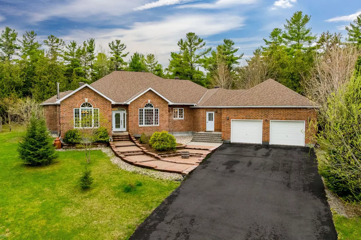 Stittsville - Munster - Richmond, ON K0A 1B0,12 CARLISLE CIR