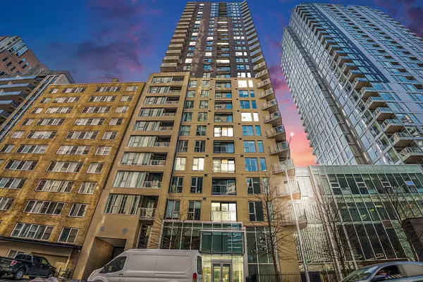40 Nepean ST #1502, Ottawa Centre, ON K2P 0X5