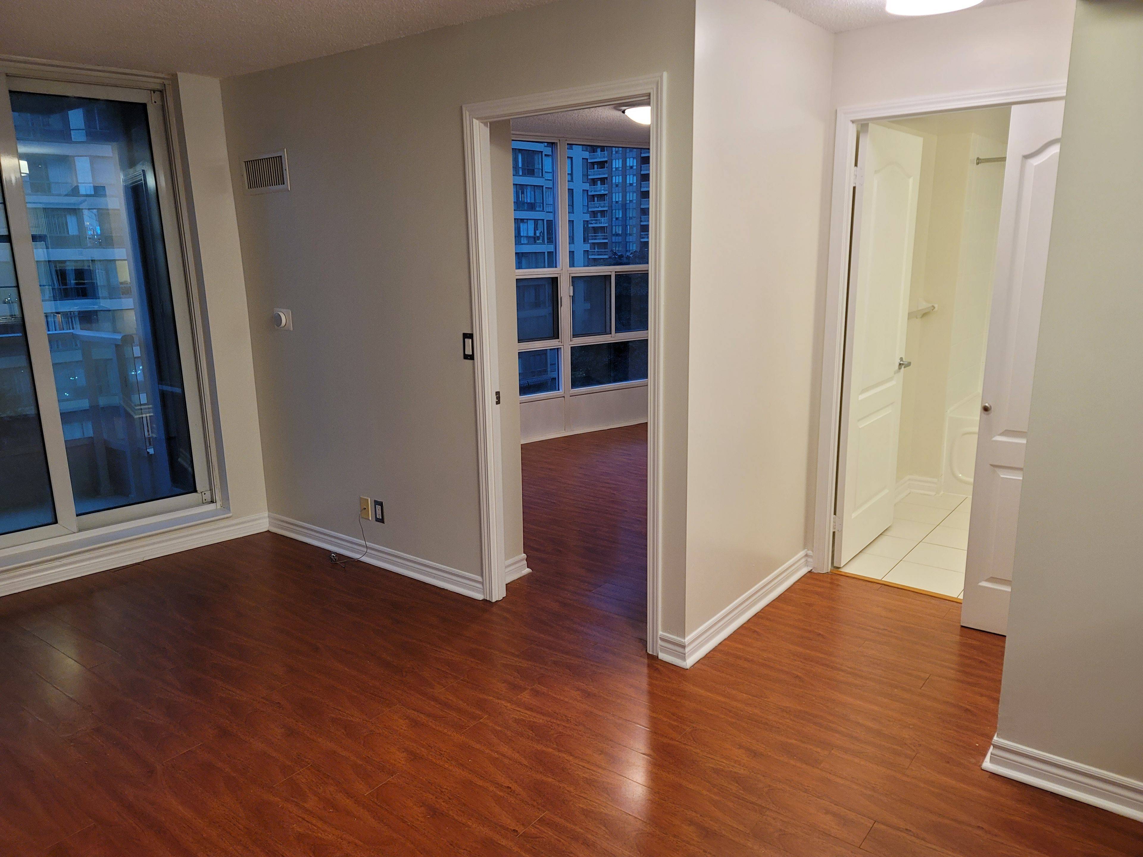 Mississauga, ON L5B 4M2,33 Elm DR W #505