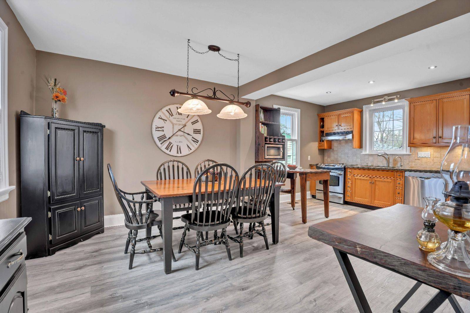 Kitchener, ON N2M 3R7,406 Mill ST