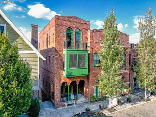 121 SW GIBBS ST, Portland, OR 97239