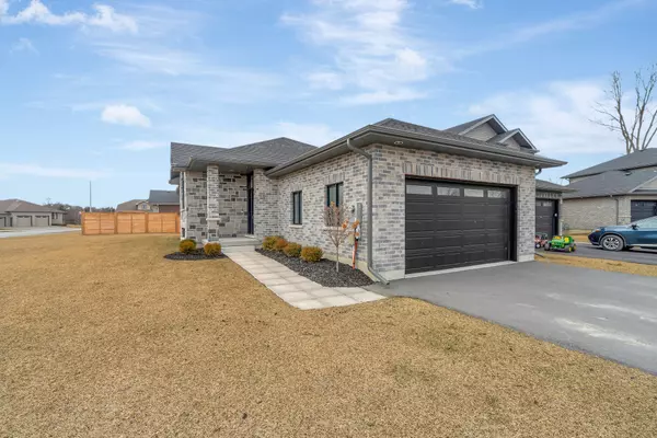 Belleville, ON K8N 0G9,16 Perth CT