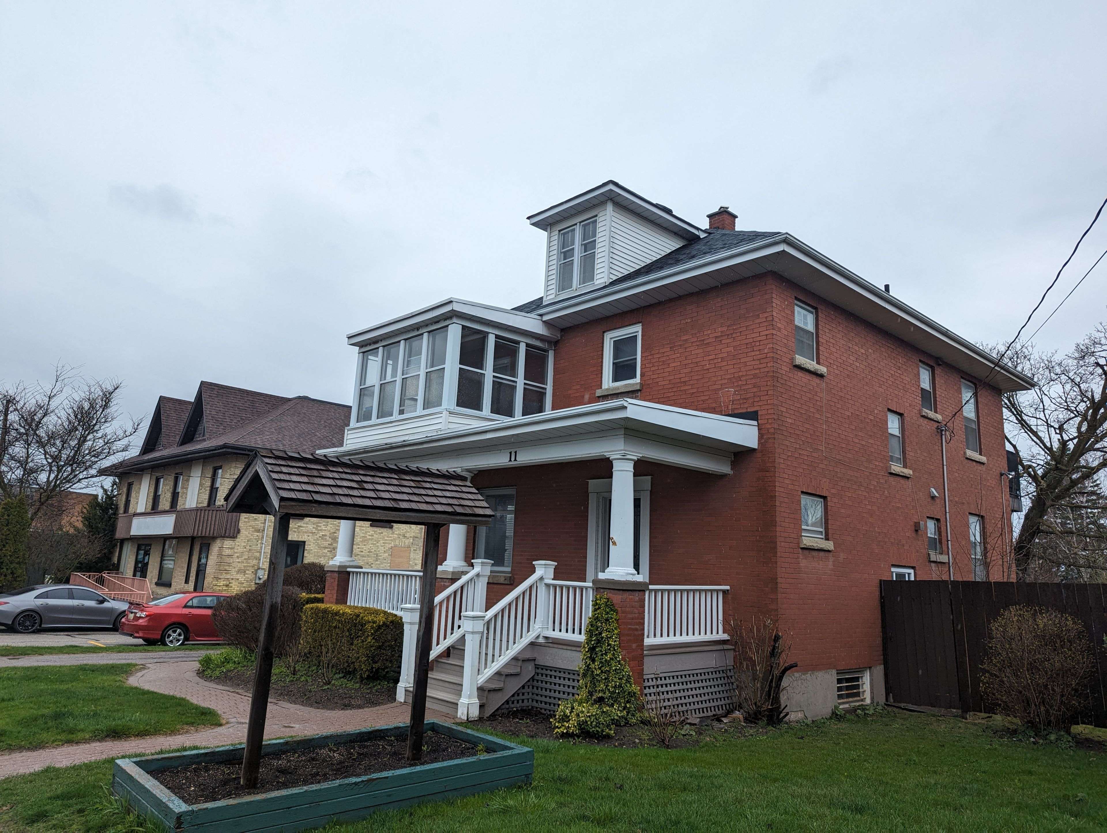 Uxbridge, ON L9P 1P6,11 Brock ST E