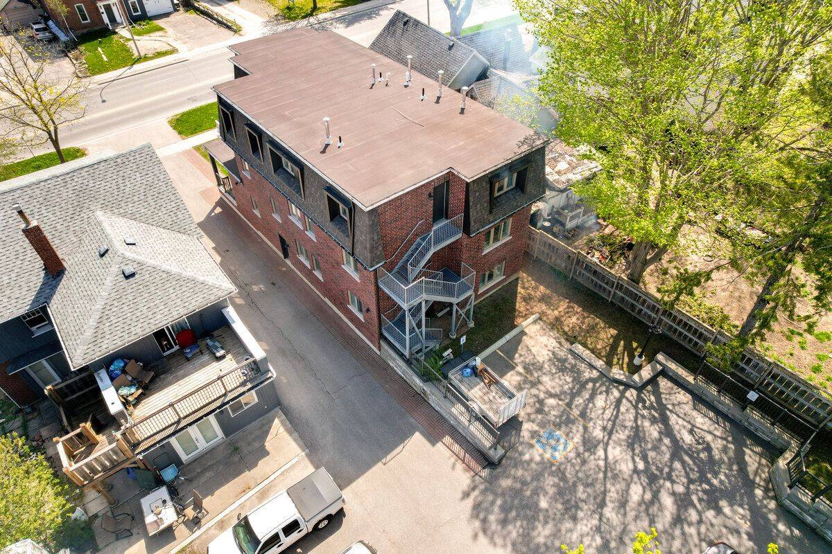 Orangeville, ON L9W 2E4,56 First ST