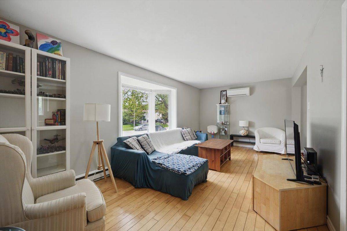 Stittsville - Munster - Richmond, ON K2S 1T9,33 Woodwind CRES